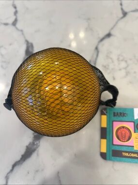 Bark NWT Super Chewer  Triloball Dog Toy